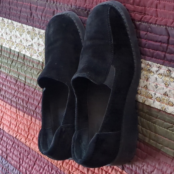 Vintage HUSH PUPPIES* black suede slip on with rubber tread and sole elastic gor - Picture 6 of 14